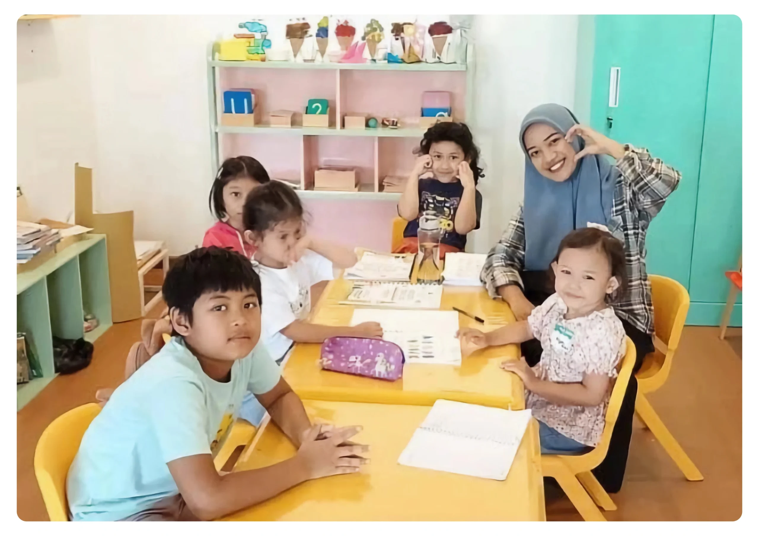 You are currently viewing Kursus Bahasa Inggris Anak di Makassar: Panduan Orang Tua Memilih yang Tepat Sejak Dini
