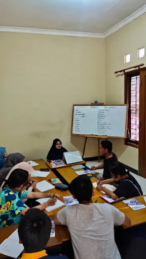 suasana belajar ielts member flip english school